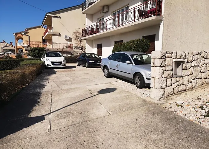 With Parking Space - 19057 Novi Vinodolski